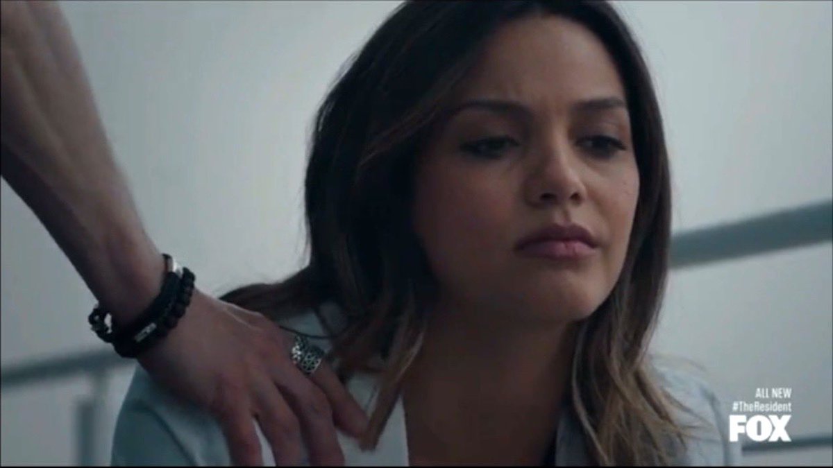 billiee_sutton's tweet photo. “If your going into battle I wanna be your wingman.” 
COLLIE AND HER LITTLE SMILE #TheResident https://t.co/irf0P0Q46f