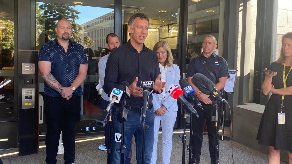 YSASVic's tweet photo. YSAS stands by common sense public health policy to minimise drug related harm and decriminalise small quantities of drugs. 

@FionaPattenMLC 'Drug Reform Bill' offers an alternative to the criminal justice system by offering education, treatment and kindness to young Victorians. https://t.co/h3VqKtwEIb