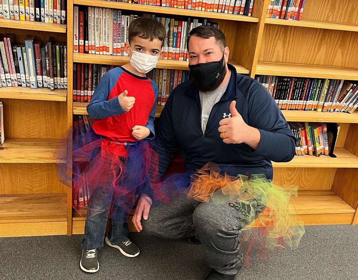 WHESMediaFCPS's tweet photo. The WHES TuTu Crew celebrated 2.22.2222 in style! And T-shirts made by our fantastic PTA.   School spirit at its best! 🌈 @AmyForsythFCPS @mrsstieglerFCPS https://t.co/A9ue1MnVV3