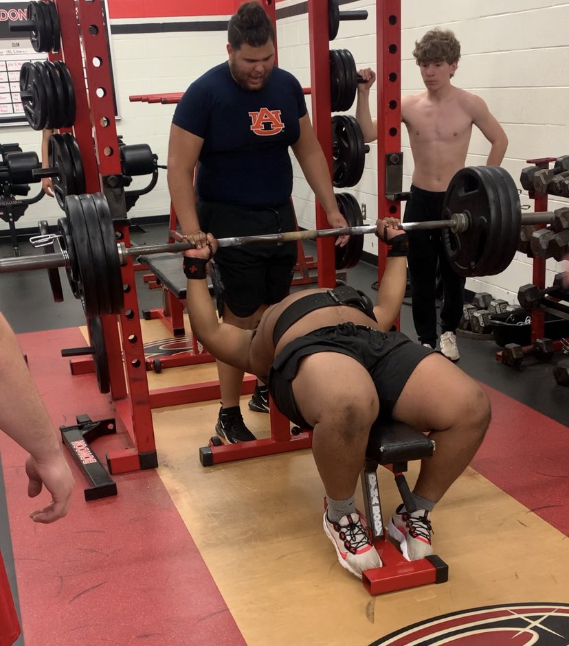 bowdonrecruits's tweet photo. Great day in the Bowdon weight room. Wrapping up phase 2 of workouts!!! 16 bench maxes over 250 today. Impressive for a Class A school. Clean maxes tomorrow. #forksup https://t.co/C6TLaVa4Dd