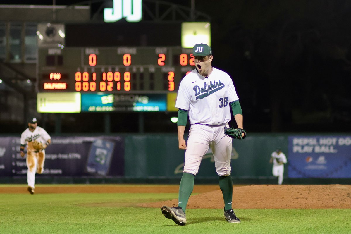JUBaseball's tweet photo. Blake Barquin! Strikes out the side!

M8 | JAX 3 FSU 2

WATCH: https://t.co/DL4hsNBk57
STATS: https://t.co/qXcbh2Iyx9

#JUPhinsUp https://t.co/moZLrQ5alw