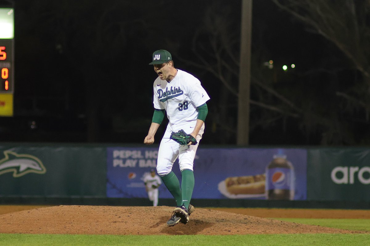 JUBaseball's tweet photo. Blake Barquin! Strikes out the side!

M8 | JAX 3 FSU 2

WATCH: https://t.co/DL4hsNBk57
STATS: https://t.co/qXcbh2Iyx9

#JUPhinsUp https://t.co/moZLrQ5alw