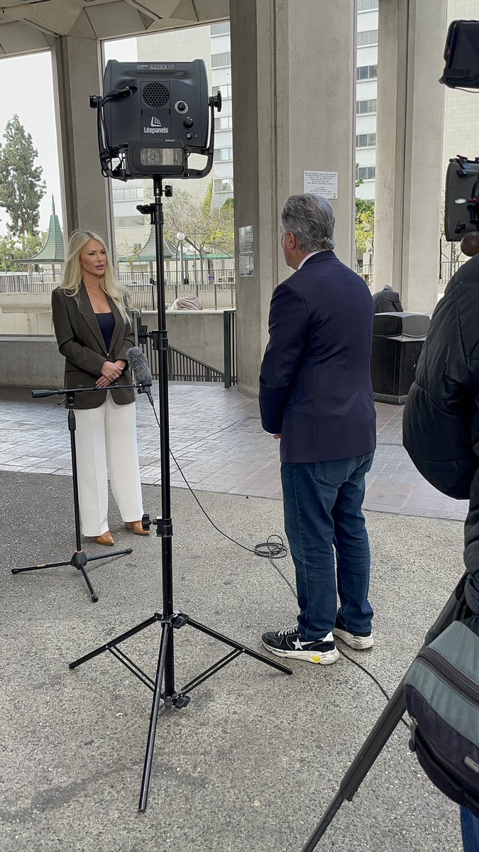 ccgrpla's tweet photo. Bethany K. Farber and attorney Rodney Diggs, Esq. interviewing with @InsideEdition just outside of City Hall.

Premiering tonight at 7P PST! 

#TUNEIN
#Justice4BethanyK
#WrongfulAccusation https://t.co/p0ymVv2iKc
