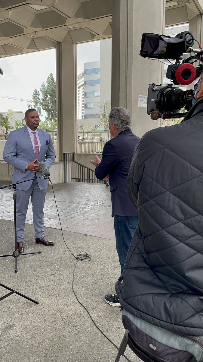 ccgrpla's tweet photo. Bethany K. Farber and attorney Rodney Diggs, Esq. interviewing with @InsideEdition just outside of City Hall.

Premiering tonight at 7P PST! 

#TUNEIN
#Justice4BethanyK
#WrongfulAccusation https://t.co/p0ymVv2iKc