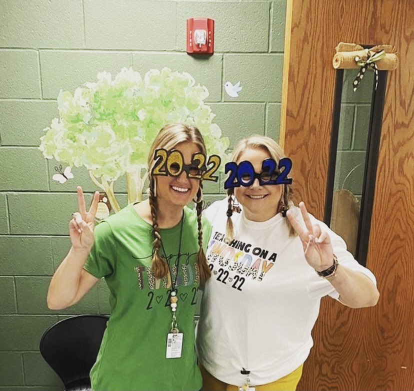 MsCarpenterRCE's tweet photo. Twosday in 2nd grade! 2-22-2022 💚#oneRCE https://t.co/VznoIMVKai