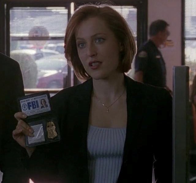Happy birthday dana scully, the hottest FBI agent and medical doctor to exist  