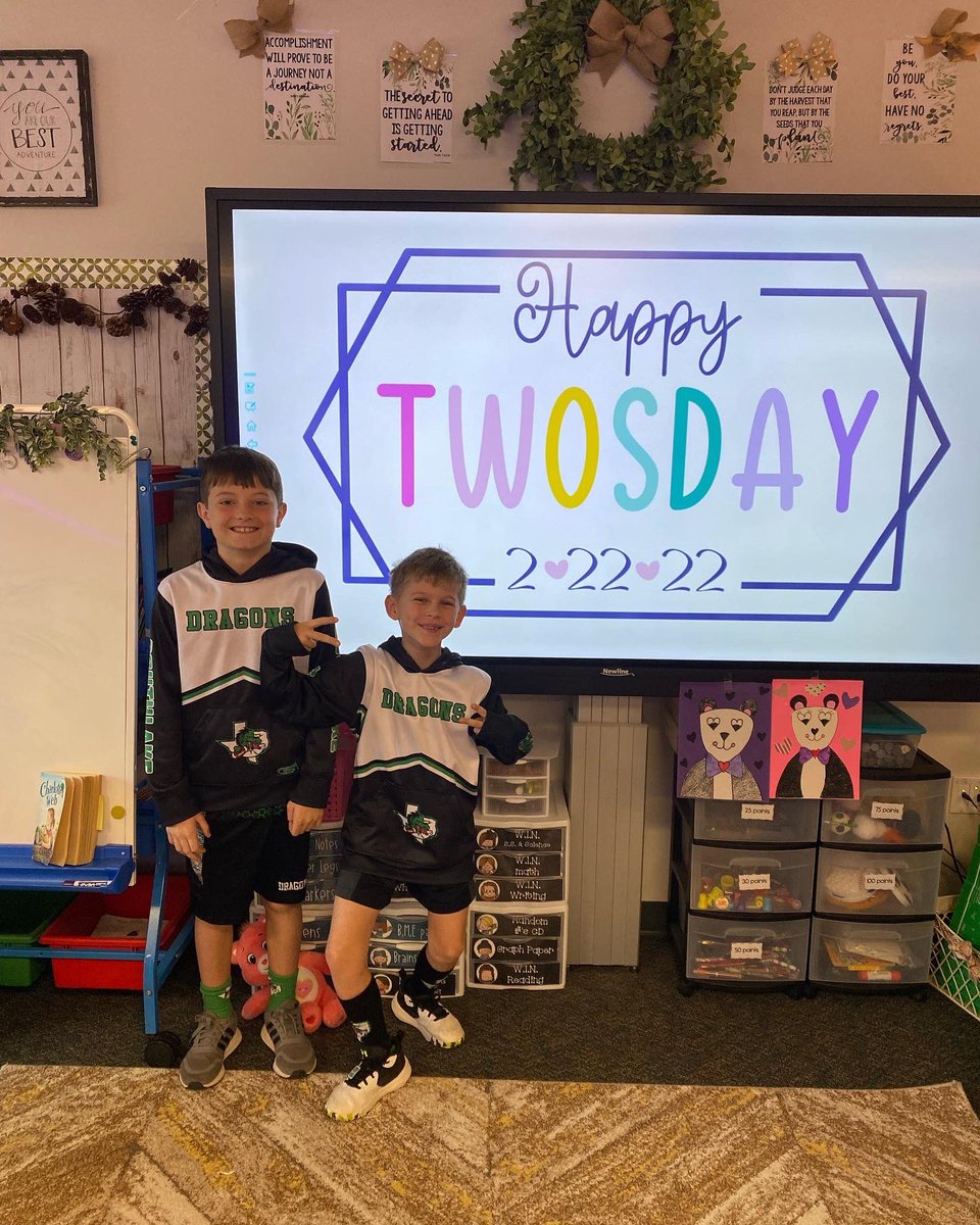 StumpyClass's tweet image. Celebrating 2-22-22 in 2nd grade on a TWOSday! @Carrollisd @Carrollisd