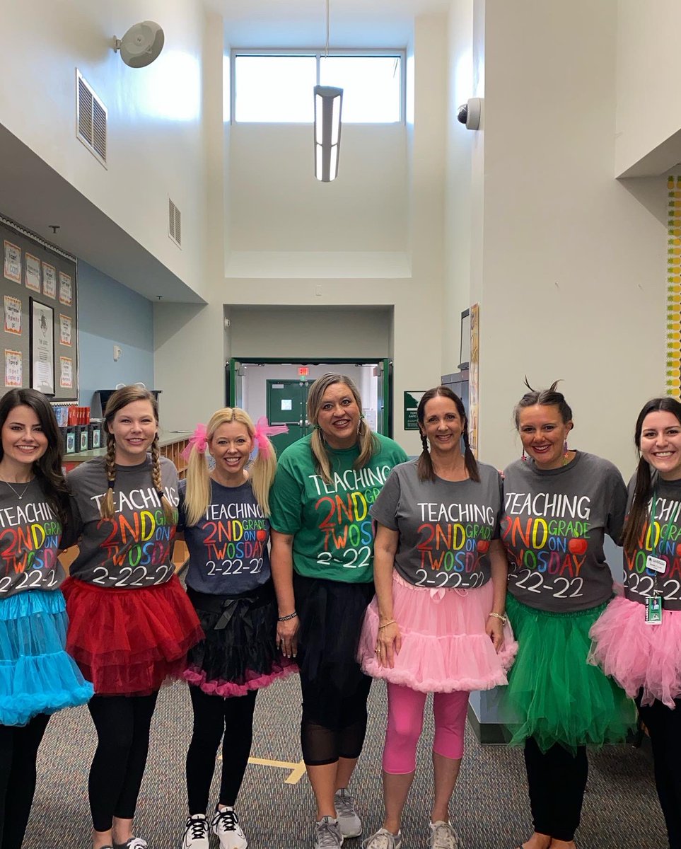 StumpyClass's tweet image. Celebrating 2-22-22 in 2nd grade on a TWOSday! @Carrollisd @WGESdragons