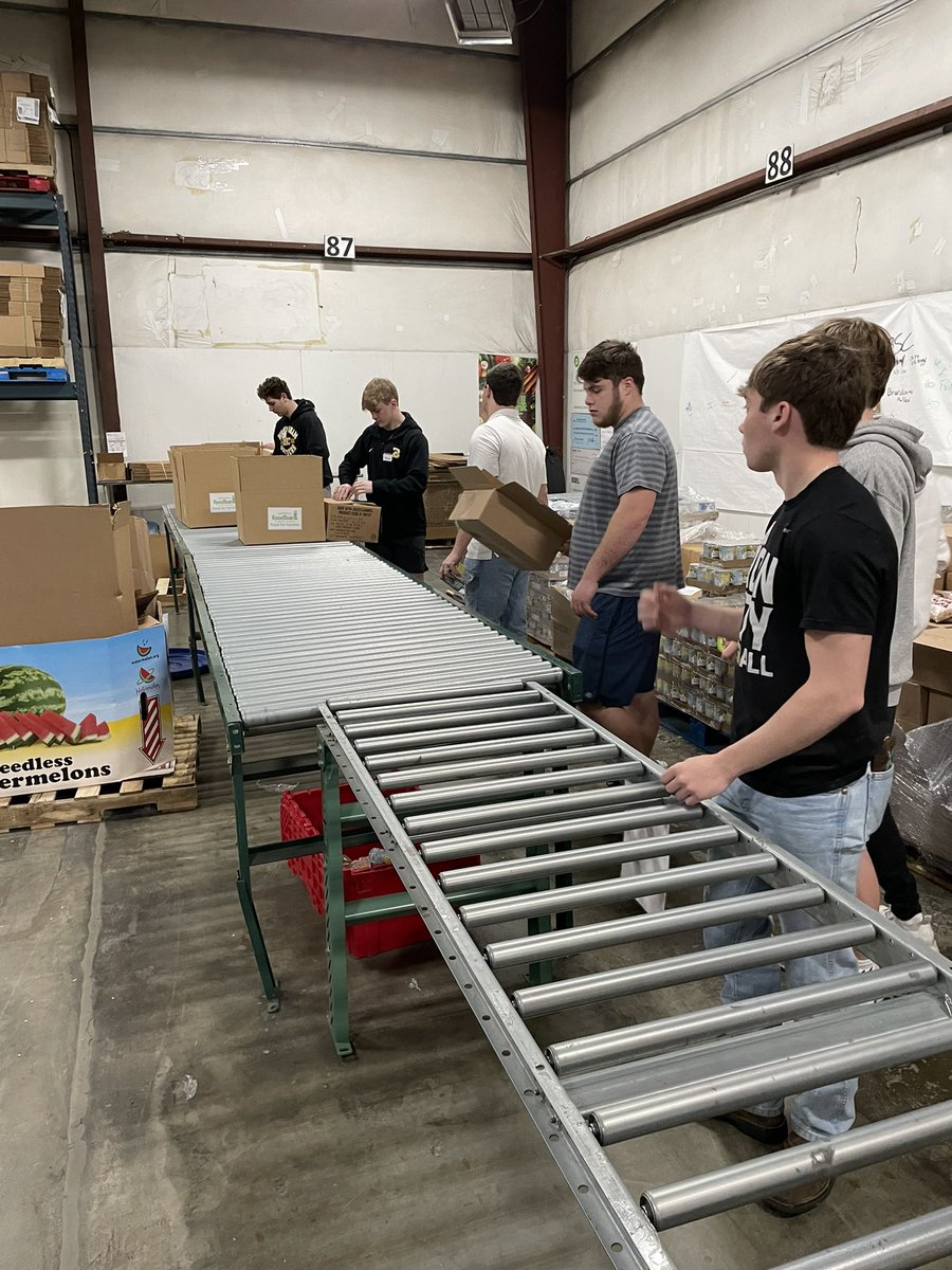 BSCFootball's tweet photo. Had a great time volunteering today with our friends @feedingAL. 
#Excellence | #YeahPanthers https://t.co/L0Nw7pV6UT