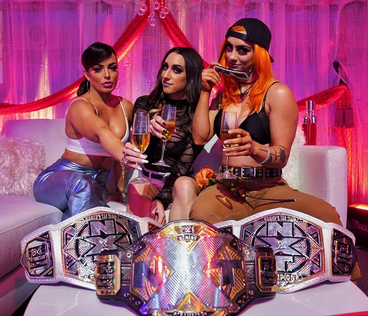 StraightEdge Ewan a X: toxic lounge returns #wwe #wwewomenschampion  #wwenxt #nxtwomenschampion #womenswrestler #womenswrestling  #nxtwomenstagteamchampions #mandysacs #mandyrose #fireanddesire  #toxicattraction #damandyzdonutz #averytaylor #gigidolin