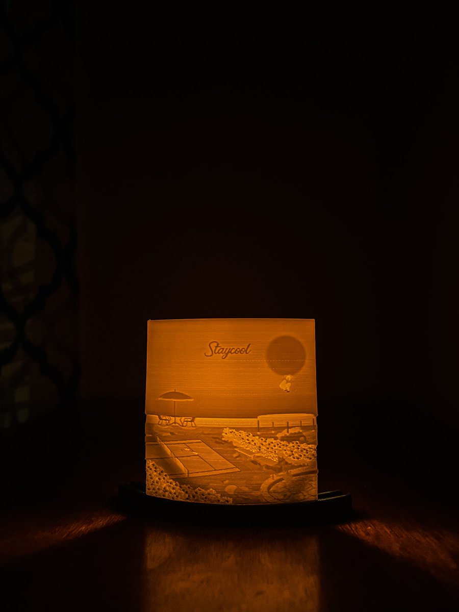 ON_10's tweet photo. @Staycoolnft I made a candle lamp. I wanted to StayCool while sleeping 💜.
It's a litophane made with a 3D printer.
#staycoolworldsart
@Staycoolnft https://t.co/0e4AkB7Eh4