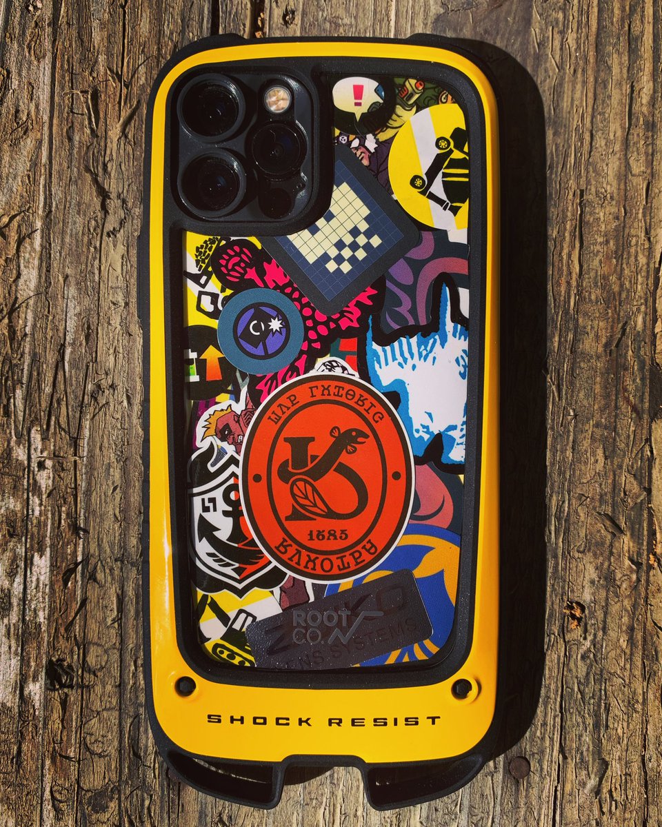 suito's tweet photo. ROOT CO ELK.の透明部分はステッカーボムするのが正解だと思う。
#rootco #iphone12pro #steckerbomb #root_co #splatoon2 #omd #歌川国芳 #歌川広重 #浮世絵 #土木展 https://t.co/w4EHfBehH2