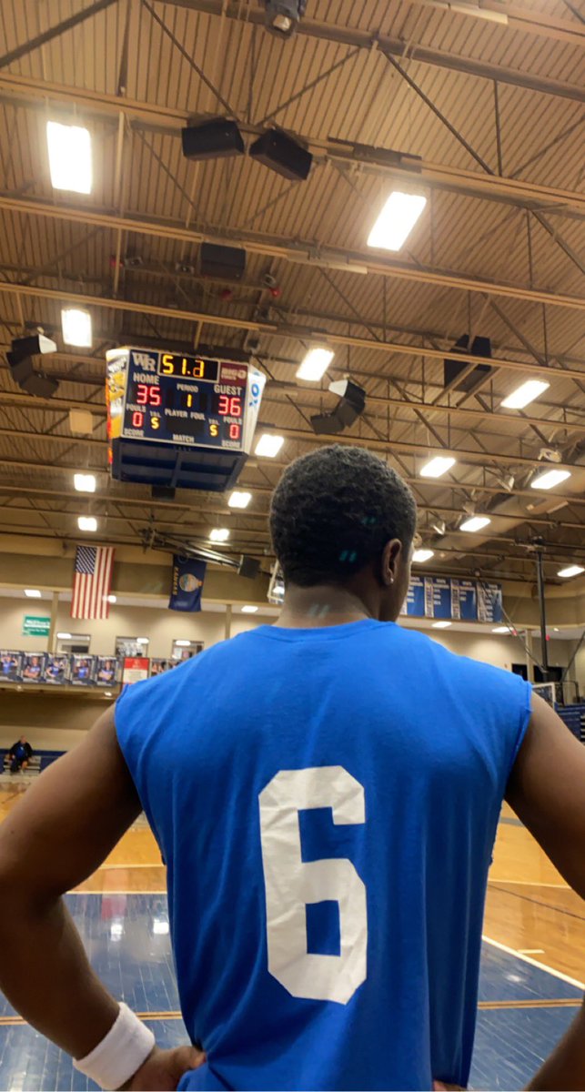LosCabrosWRHS's tweet photo. @wrhsmagic watching there season end https://t.co/9312hgOmIv