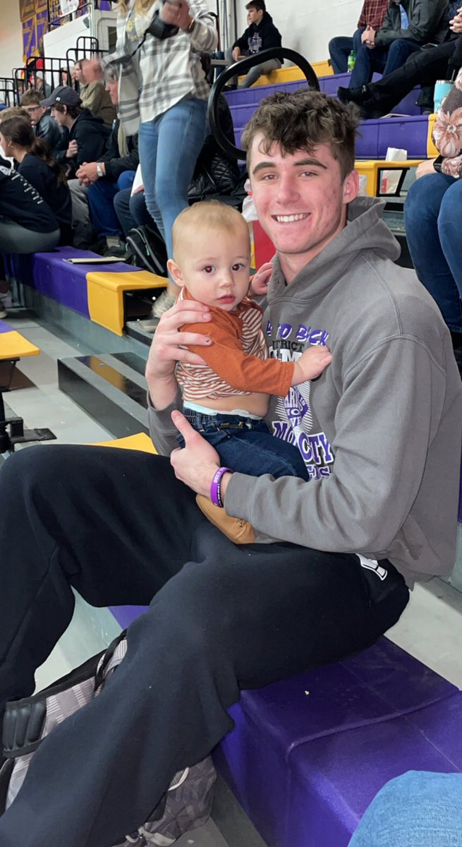 skrg2017's tweet photo. we’re still just holding out hope the little cousin will be able to count to 3 before kindergarten 🤍 #3000Points
@TonyOsburn9 is the best role model I could ever ask for to my babies. https://t.co/Lxu0PxNRqx