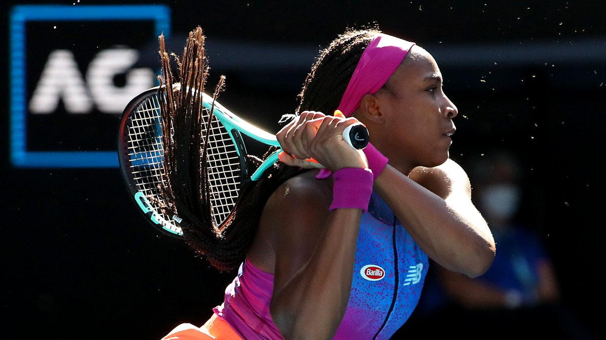 AustralianOpen's tweet photo. Turning heads with a touch of neon ✨ 👀

#AusOpen • #AO2022 • #AOStyle • #OnCourt https://t.co/oHmzkgZ1Qi