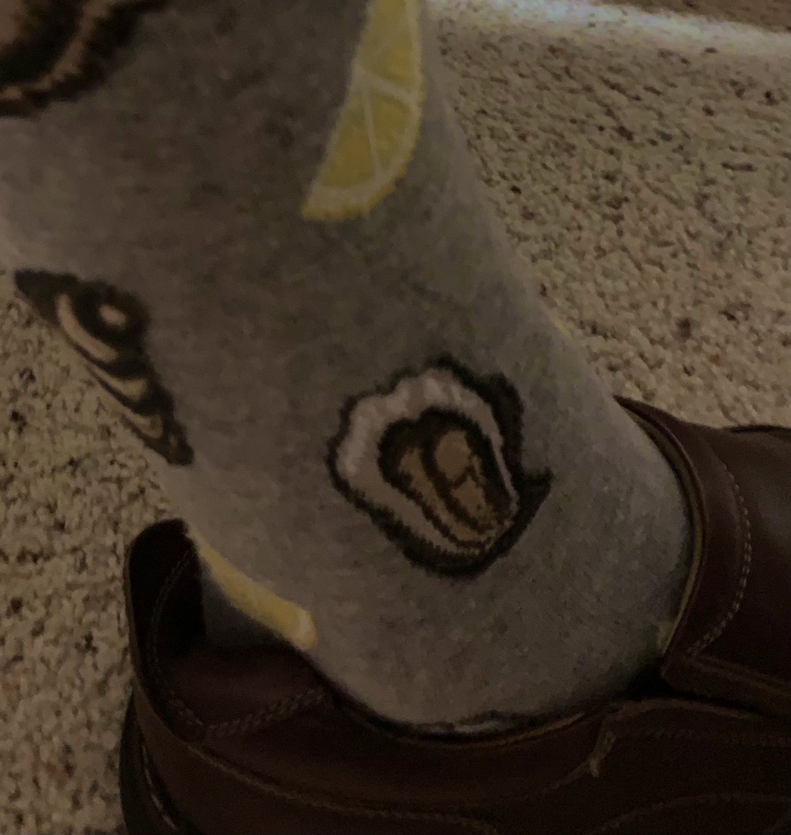BlackwellSC's tweet photo. Enjoyed #oysters from Ware River #Virginia tonight. Even had #socks to rock the occasion.
#oysterroast #shuckem https://t.co/sS7UgQ9MBe