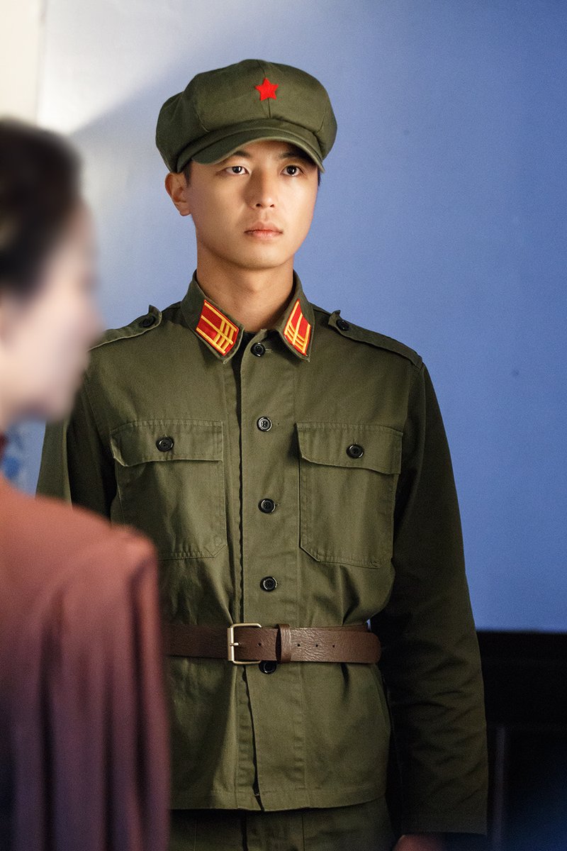 [#연우진] 🎉 영화 <인민을 위해 복무하라> 개봉 기념 포스터 촬영 비하인드 컷 공개 우리 극장에서 만나요👀 #영화 #인민을위해복무하라 #무광...