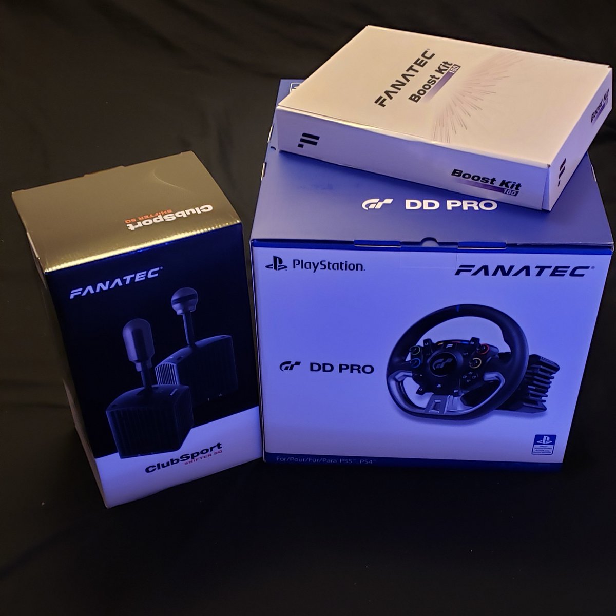 TheCodeTherapy's tweet photo. Thanks, @fanatec! Now I can finally forget about going outside 😎 https://t.co/oJxG2l0Z5Y