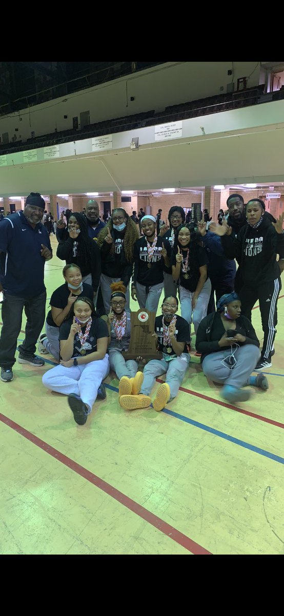 largo_track's tweet image. 2022 1A Girls State Champions Largo Lady Lions ☝🏾☝🏾☝🏾😃