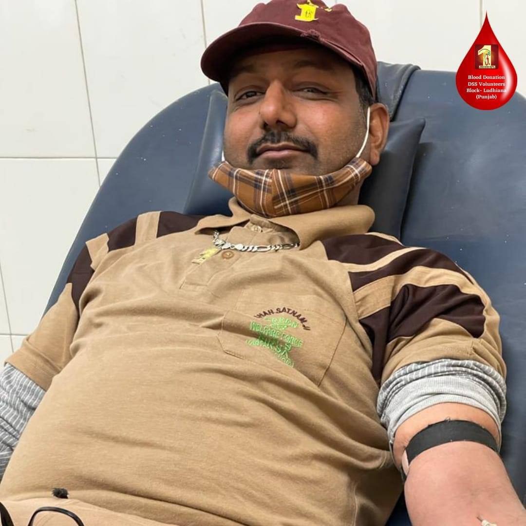 FoujiJb's tweet photo. @officialmsgfans @derasachasauda @Gurmeetramrahim @GreenSwelfares #138WaysToServe 
@DeraSachaSauda के अनुयायी कभी भी किसी भी समय कहीं भी खूनदान करने के लिए पहुँच जाते हैं यह पवित्र शिक्षा इन्हें पूज्य गुरु
Saint Gurmeet Ram Rahim सिंह जी इन्सां से मिली है  ! 
Ram Rahim Ji https://t.co/xQMRZ4kxm8