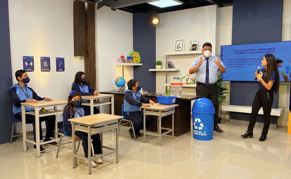 Junto a nuestro especialista, el Dr. Luis Felipe Segura 👨🏻‍⚕️, hoy aprendimos de manera dinámica los protocolos de bioseguridad que seguiremos en nuestra institución en el retorno a clases 👏🏻 ¡Porque somos un #ColegioSeguro! 😊💙

#EducaciónAdventista #CalidezDeUnaFamilia