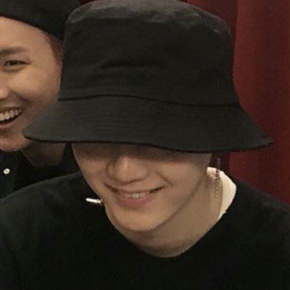 hourly yoongi tweet media