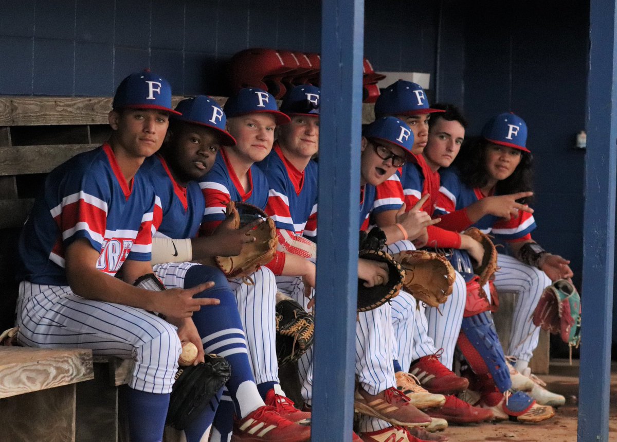 DarrellBrown84's tweet photo. The Bearcats were rained out after one half inning tonight. Gallery at : https://t.co/wMiK9LicGd https://t.co/RpXd2PKwM5