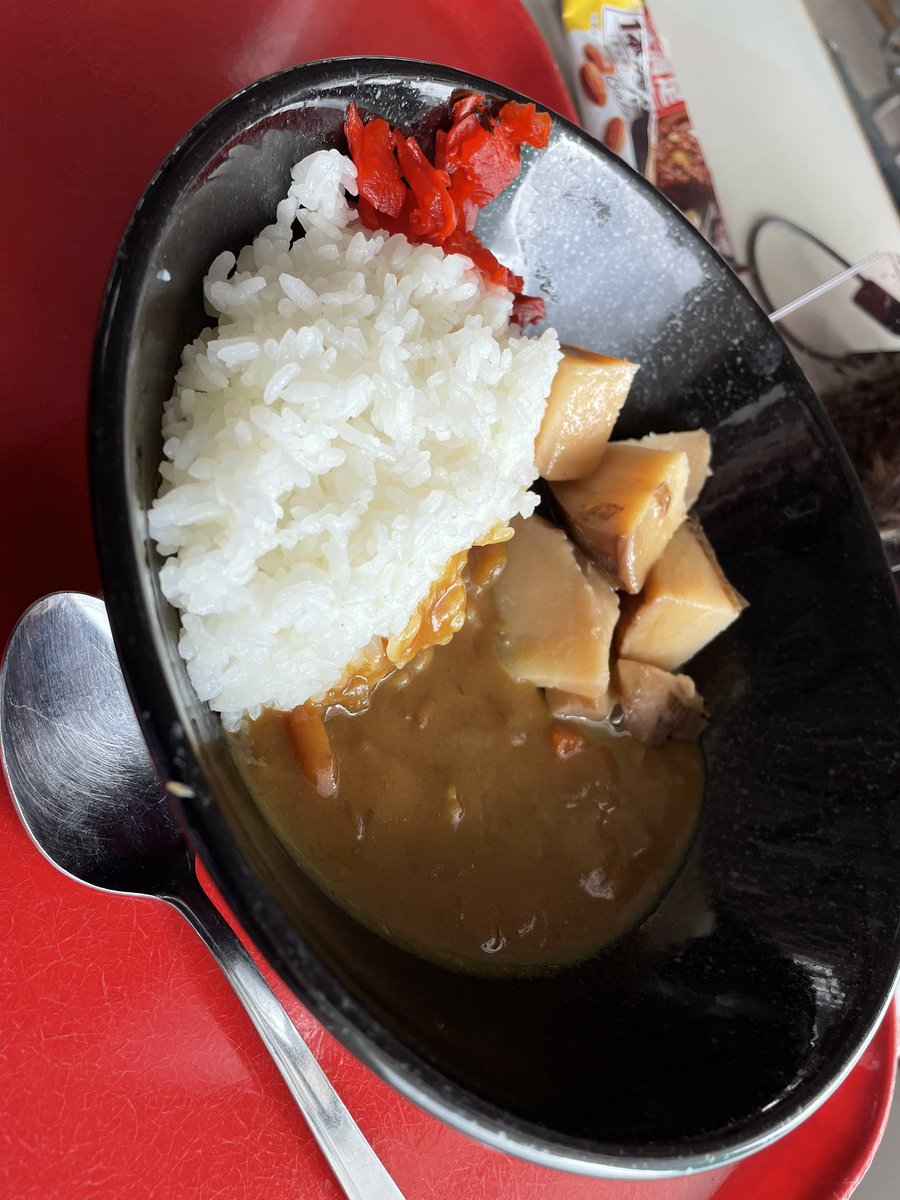 圧倒的ゲテモノ味のするカレーだった
恐るべき鷲ヶ岳
じゃがバターじゃなくて普通のじゃがいもにしよ…