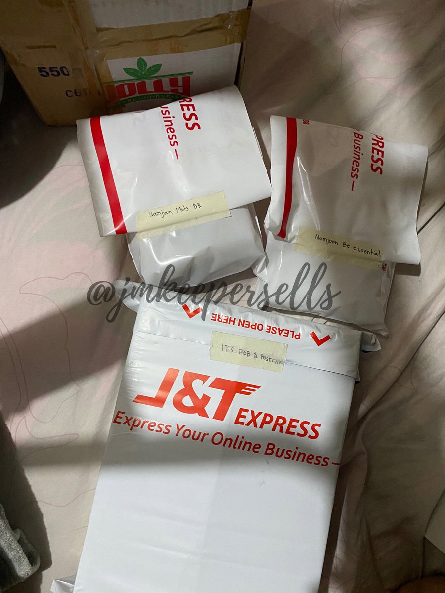 jmkeepersells's tweet photo. hehe some orders are already packed na ^^ hehe sinipagan ako kaya i already packed it 💗
— thank you so much!
— 3 pending orders are to be packed pa, i ran out of bbw kaya hindi ko pa mapack.
+ reminder lang po sa may dop today hehe ^^
#jmkeeperproofs https://t.co/Z5v85K1FGy