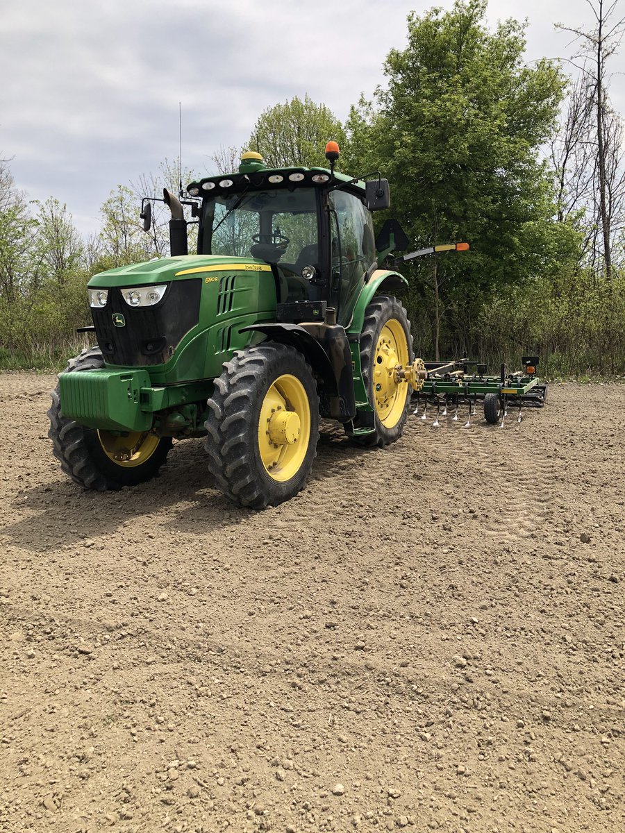 ejprelaz's tweet photo. Happy Canadian Ag Day! This year has brought us many challenges but also new experiences and learning curves. We couldn’t work in this industry without the team we have supporting us @allen_emma181 #CdnAgDay #outstandinginmyfield https://t.co/kMolIgmUZT