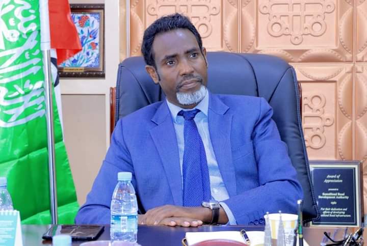 SomalilanDmotrd's tweet photo. The Minister of Transport and Roads of Somaliland Hon. Abdirasak Atash accompanied by the Director General of the Ministry Mr. Ahmed Abokor and the General Manager of Roads Development Agency Mr. Mowlid Nuh had a meeting with WFP officials in Somaliland. https://t.co/cTXe719tWW