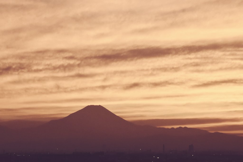 KouPhotographer's tweet photo. 富士艶幻！

#富士山の日 
#ファインダー越しの私の世界ᅠ 
#風景写真家 https://t.co/MXTBNewxr5