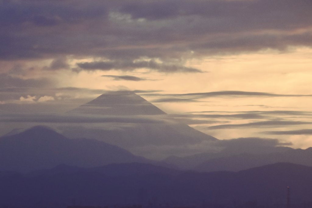 KouPhotographer's tweet photo. 富士艶幻！

#富士山の日 
#ファインダー越しの私の世界ᅠ 
#風景写真家 https://t.co/MXTBNewxr5