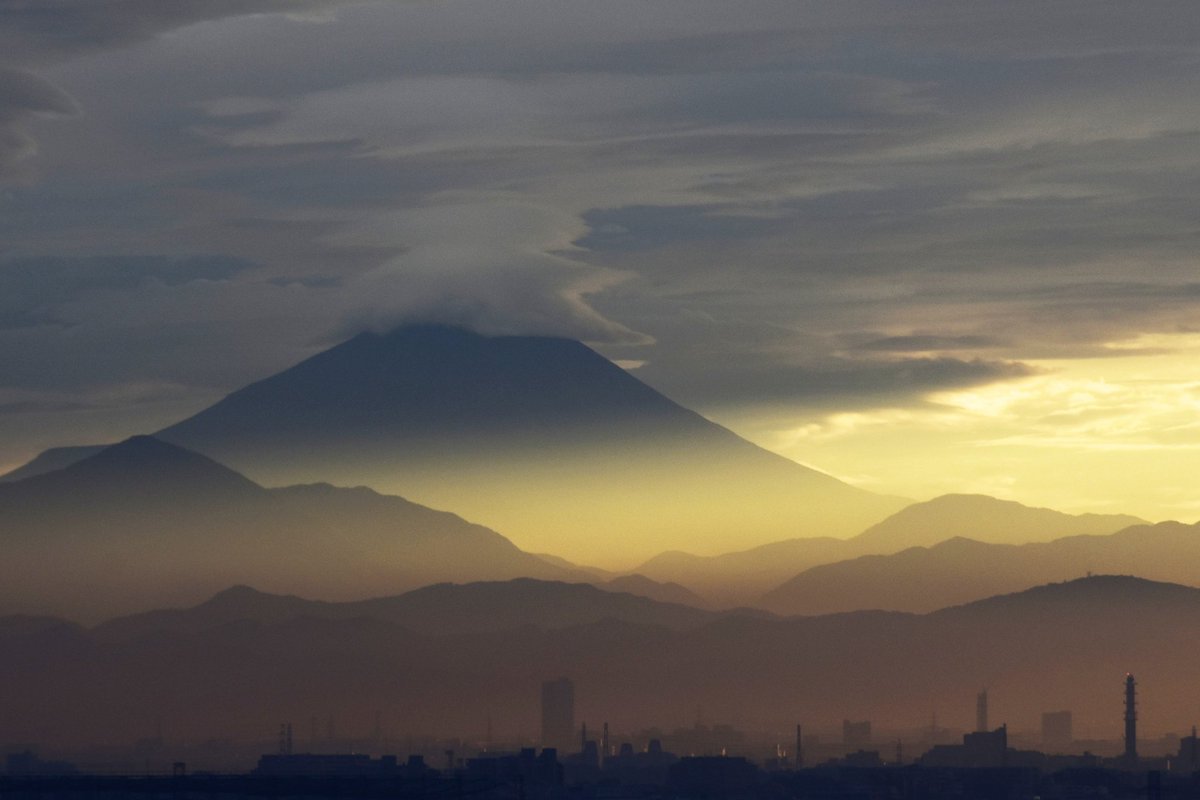 KouPhotographer's tweet photo. 富士艶幻！

#富士山の日 
#ファインダー越しの私の世界ᅠ 
#風景写真家 https://t.co/MXTBNewxr5