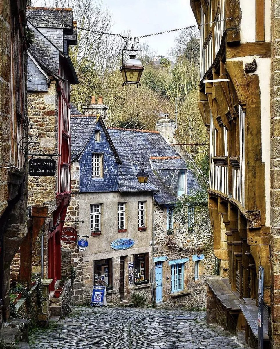 Twello en [PHOTO] 💙 #MagnifiqueBretagne #Dinan #Jerzual 

© mzelle.julie