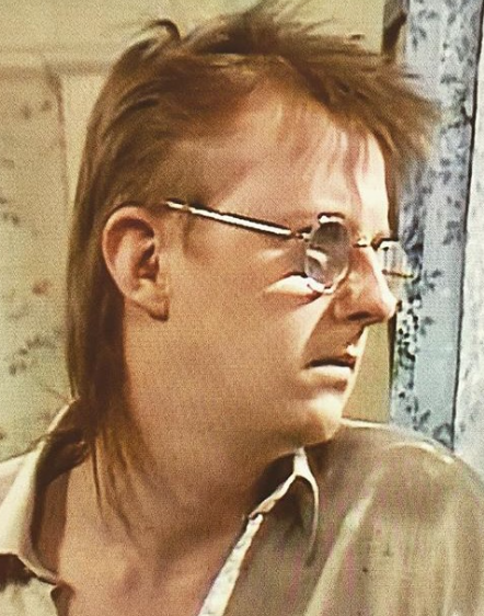A very Happy Birthday today to musician, singer and songwriter. Howard Jones 
