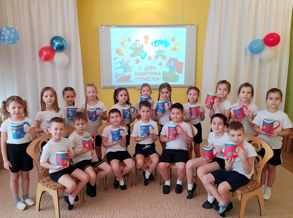 detsad294samara's tweet photo. В День защитника Отечества хочется пожелать всем мира и благополучия. Пусть каждый день будет светлым и радостным! 
А воспитанники @detsad294samara всех защитников поздравляют творческими открытками.
С праздником, дорогие защитники!!! https://t.co/HcWQGxwzqw