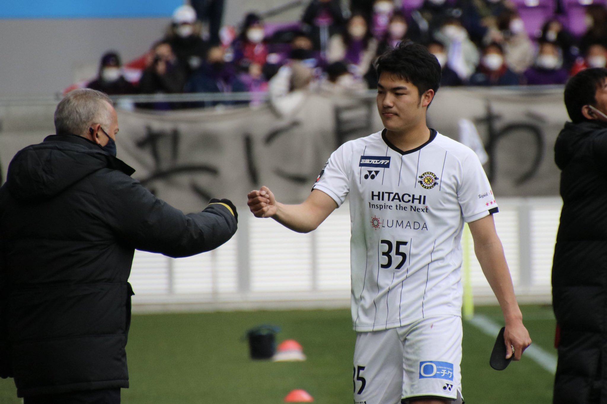 柏レイソルofficial スタメン起用され見事1ゴールを挙げたヒデ そして途中出場のカイト リク ユウゴの4人が今日の試合でプロデビューを果たしました 次こそは勝利を 真家英嵩 森海渡 落合陸 升掛友護 ルヴァンカップ Reysol30 柏レイソル