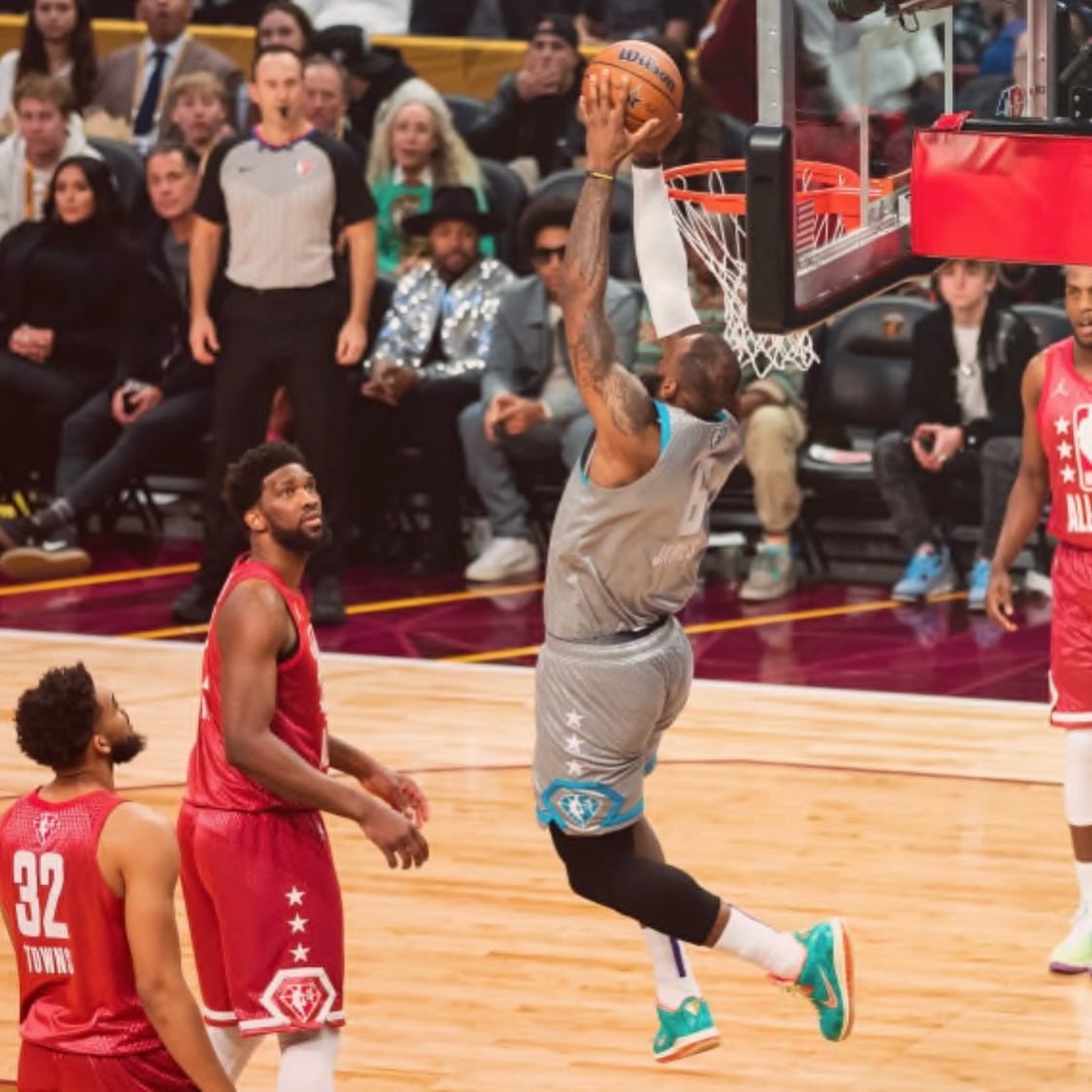 DSHS_ITS's tweet photo. Lebron James decides the All Star Game with the last shot in his home state of Ohio. https://t.co/h62WNCWDtl