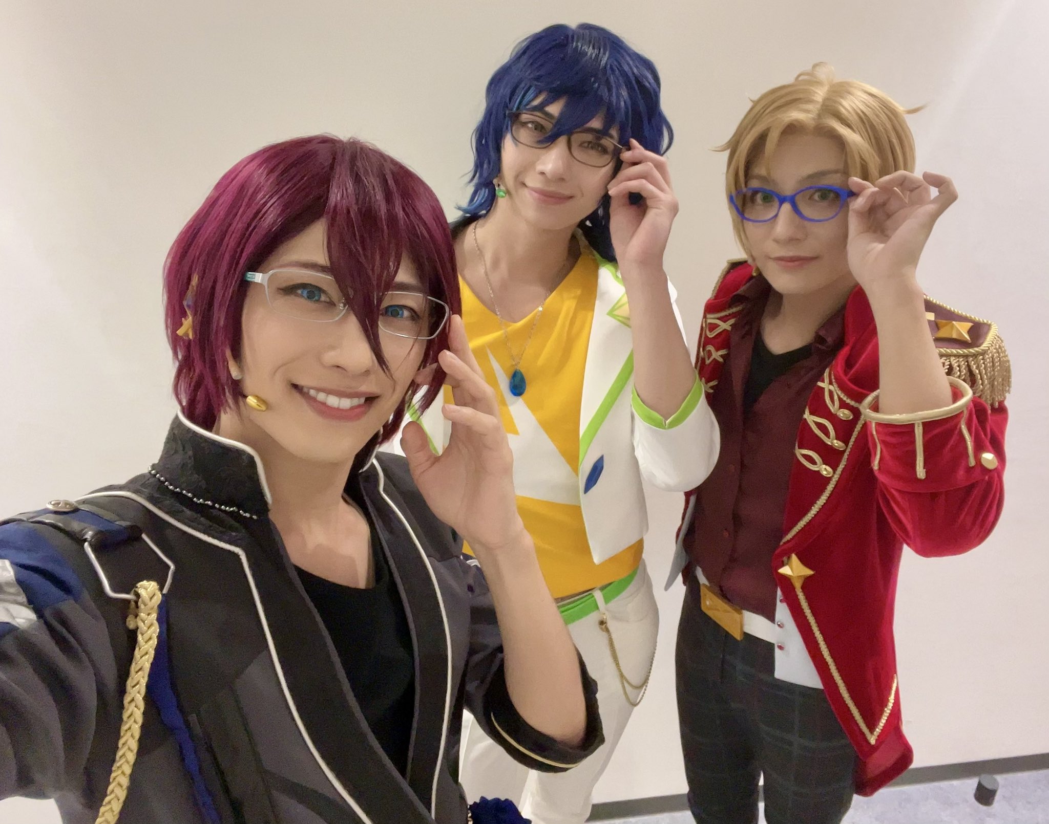 Twitter 上的 橋本真一 あんステ 6公演目終了 ご来場くださった方々ありがとうございました 夜公演も頑張ります そして 今作に登場するall Of メガネ が出揃いました T Co Tbknyo3xl5 Twitter