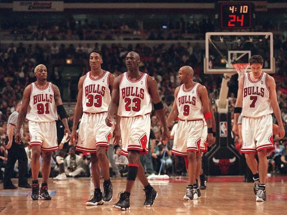 WorkGrowRise's tweet photo. "Talent wins games, but teamwork and intelligence win championships." – Michael Jordan https://t.co/YXNZ4xsWBJ