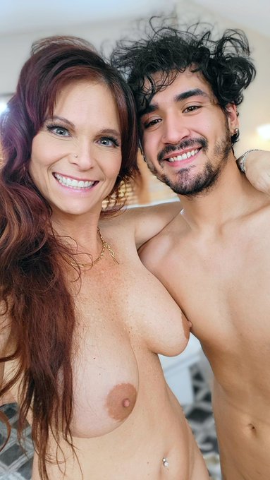 Fun BTS pics with @lexilunaxoxo @nathan_bronson &amp; @ricohernandezxxx for our new @nubilefilmsHD scene<a class="tags" href="/tag/lexilunaxoxo">@lexilunaxoxo</a><a class="tags" href="/tag/nathan_bronson">@nathan_bronson</a><a href="/tag/dap"class="tags"><span>#dap</span></a><a href="/tag/newprofilepic"class="tags"><span>#newprofilepic</span></a>