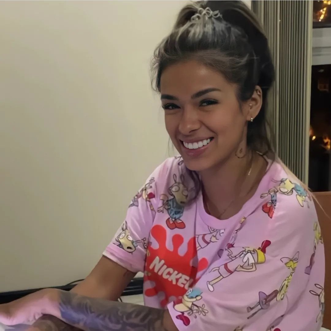 michiyshir's tweet photo. Bueno chicas a llegado el momento de descansar un poco de las TT pero seguiremos manteniendo nuestro #AlDiaConShirley para seguirnos informando y apoyando a Shir. 
Regresaremos con una TT que nuevamente será un Boom como todas.
Gracias por todo el amor. https://t.co/vnbhD3QwhY