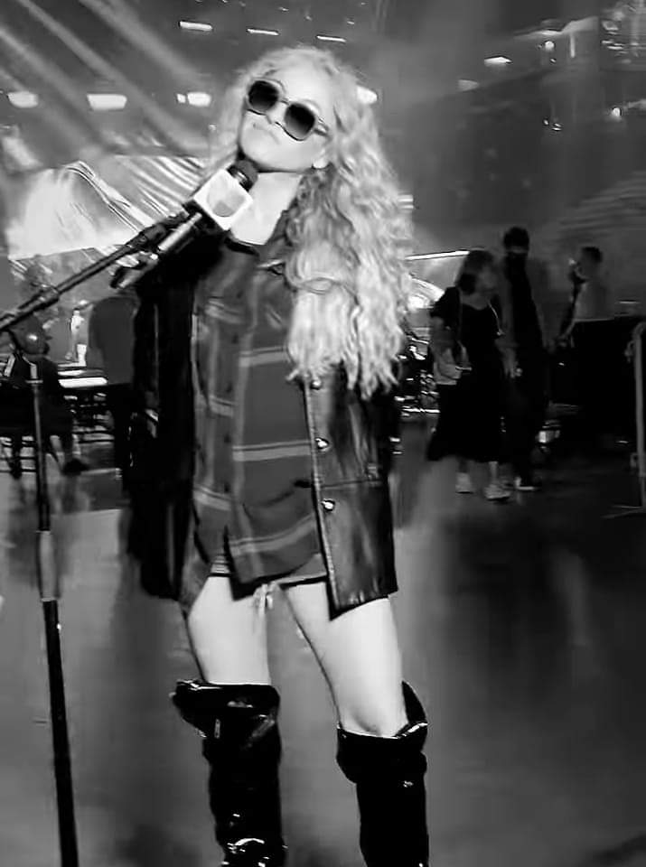 Abraham_cito's tweet photo. @PaulinaRubio mi RockStar #lachicadorada @Univision #premioalatrayectoria #LaReinaDelPopLatino https://t.co/u6BgCVvP6U
