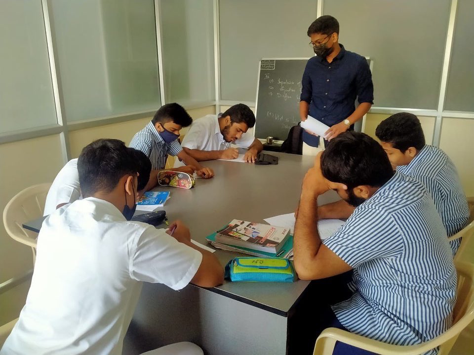 CHNvolunteer's tweet photo. You are not a volunteer teacher, but an awakener. The art of teaching is the art of assisting discovery. Snapshots of a weekly session at CV. #chennaivolunteers #communicationskills #niosstudents #volunteertoteach #vaccinateandvolunteer #volunteermatters https://t.co/8Y8aDkU181