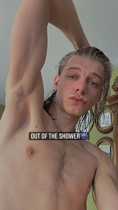 The face // the cock https://t.co/gt1bT7iYnm