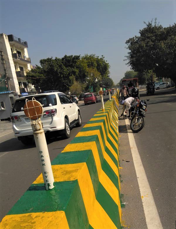 noida_authority's tweet photo. To boost safety standards across city authority has renovated road guide markings, zebra crossings and sidewalls across the city.
#NoidaAtWork 
#SwachhSurvekshan2022 https://t.co/DAESq9VQEb