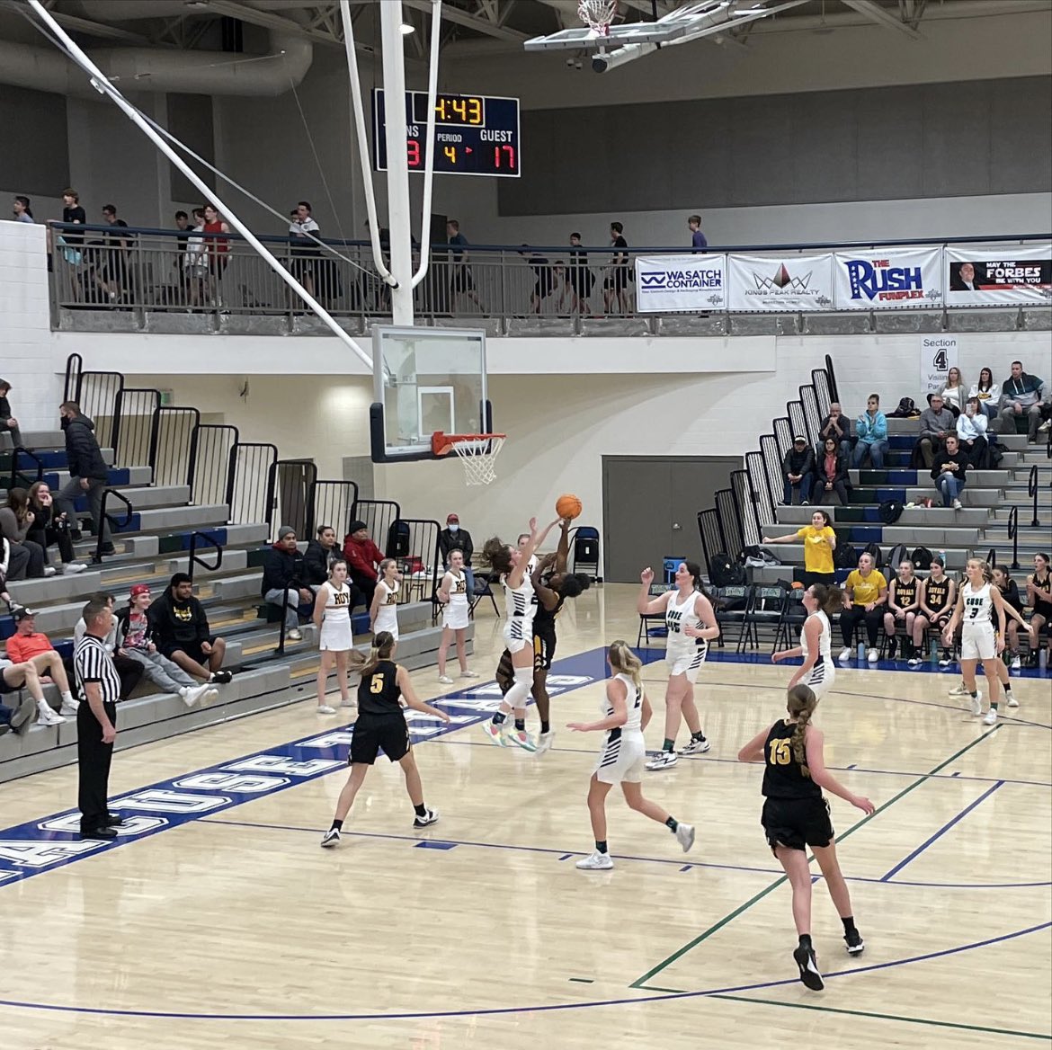 What a season, Royals! We concluded our season with a tough 21-50 game against Syracuse tonight. We’re proud of our team and for all we have learned and accomplished this year. GO ROYALS GO! 🦁🏀 #rhs #royhigh #playoff #basketball #highschoolball #ballislife #gameday #utah