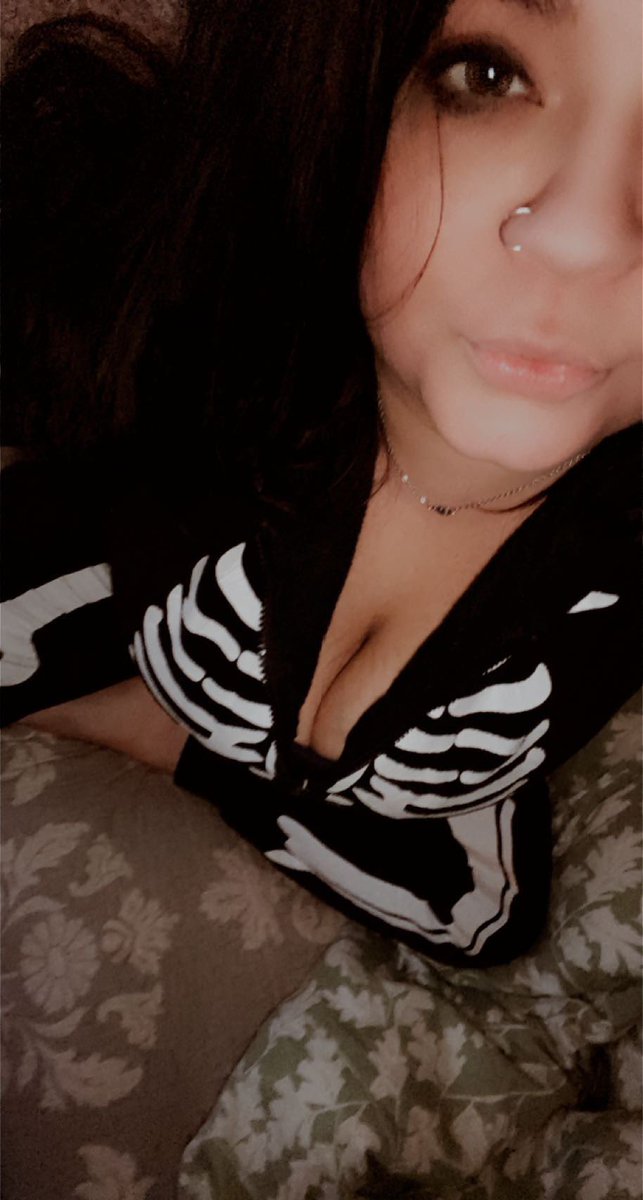 saltcitysungodi's tweet photo. Skeleton #onsie and #bootyshorts #thicc #OF #linksinbio #checkmyinsta https://t.co/NUEJxSIw6o