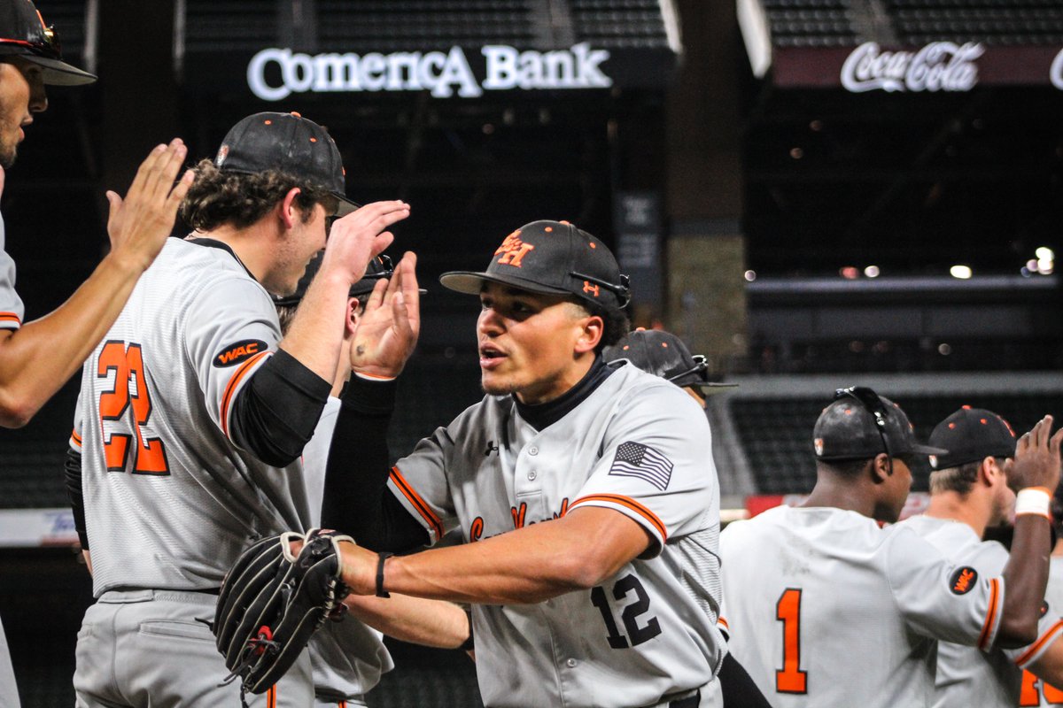 DOWN GOES NO. 4!!

In an extra inning battle, Sam Houston upends No. 4 Oklahoma State 6-3.

#NCAABaseball x 📸 <a href="/BearkatsBSB/">Sam Houston Baseball</a>
